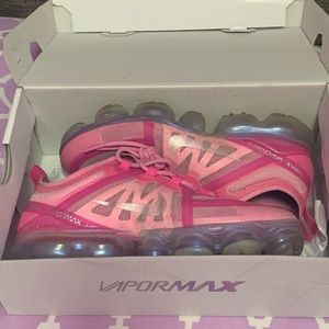 Vapormax sneakers